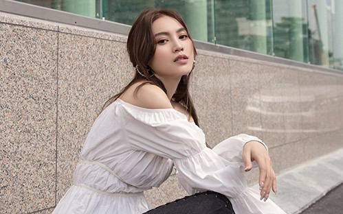 Học sao Việt cách mix áo tay bồng mùa hè, kiểu thì hợp công sở nhưng kiểu lại dành để đi chơi hay dự tiệc