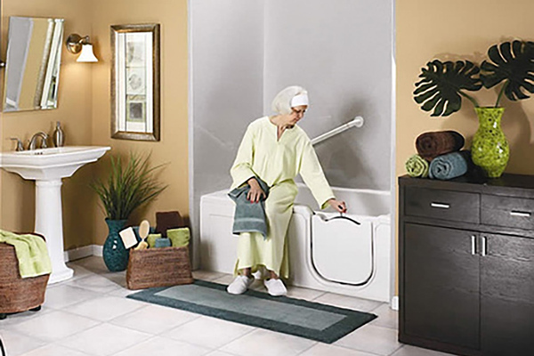Lời khuyên hữu ích khi thiết kế phòng vệ sinh cho người cao tuổi - Ảnh 1.