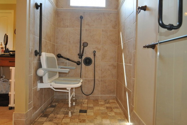 Lời khuyên hữu ích khi thiết kế phòng vệ sinh cho người cao tuổi - Ảnh 2.