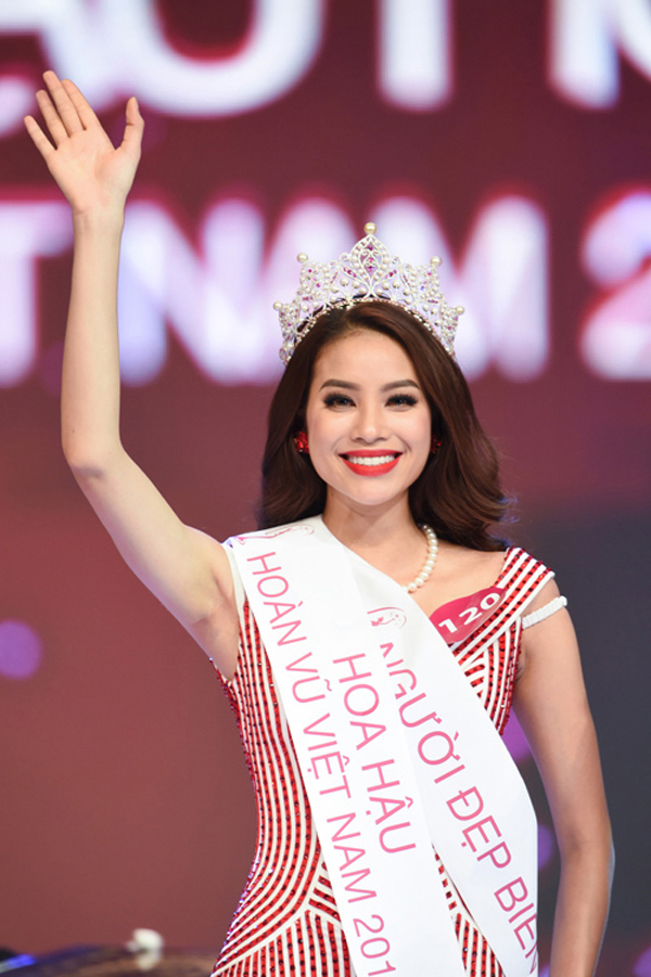 Hoa hậu Phạm Hương ở Mỹ: Sống giàu sang, mặc kệ mọi tin đồn - Ảnh 2.