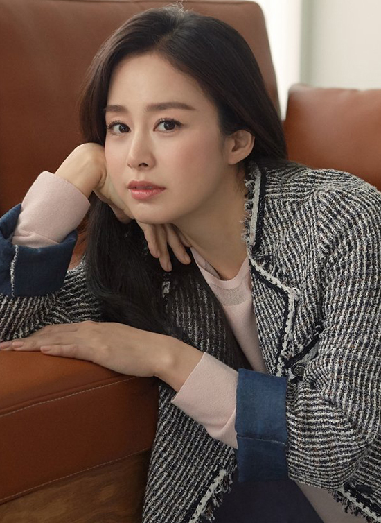 Kim Tae Hee 41 tuổi vẫn đẹp rạng ngời - Ảnh 12.