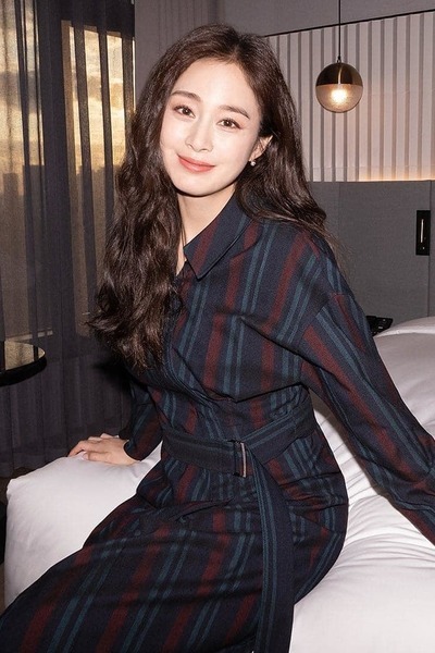 Kim Tae Hee 41 tuổi vẫn đẹp rạng ngời - Ảnh 25.