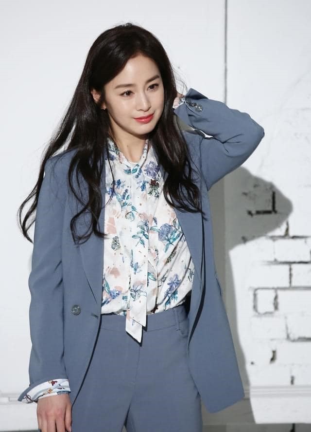 Kim Tae Hee 41 tuổi vẫn đẹp rạng ngời - Ảnh 8.