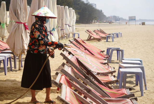 Thành phố biển Sầm Sơn ngủ đông ngay những ngày đầu hè - Ảnh 8.