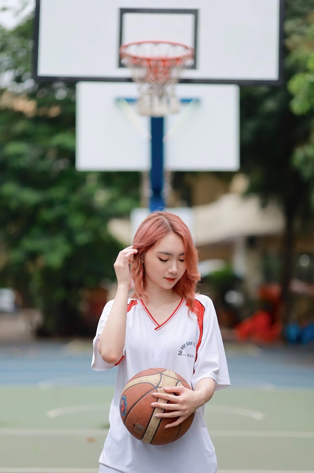 Nữ sinh ĐH Kinh tế quốc d&acirc;n từng đoạt HCV b&oacute;ng rổ, c&oacute; th&acirc;n h&igrave;nh cực chuẩn - Ảnh 3.