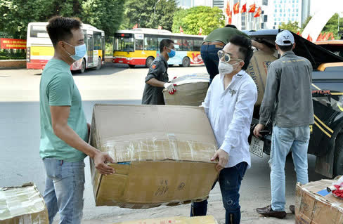 Quê hương Bắc Giang Bắc Ninh chống dịch COVID-19, Tùng Dương kêu gọi 2 đợt quyên góp được 460 triệu đồng - Ảnh 2.