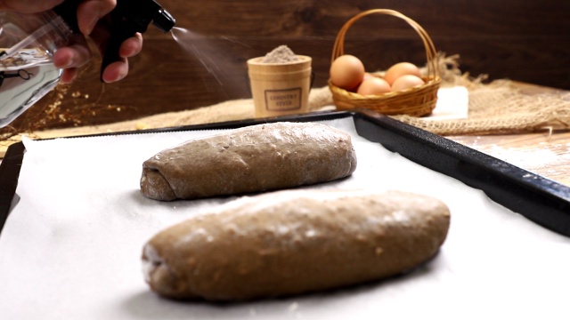 Cách làm bánh mì đen giòn ngon bổ dưỡng như đồ nhập khẩu tại nhà - Ảnh 8.
