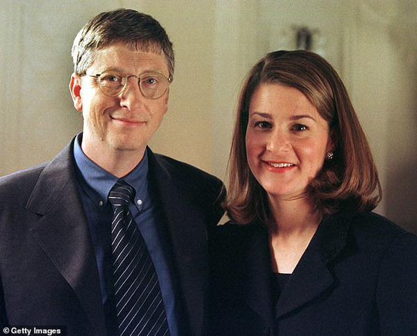 Dân mạng tiếc nuối những khoảnh khắc ngọt ngào trong suốt 27 năm hôn nhân của tỷ phú Bill Gates và vợ cũ - Ảnh 6.