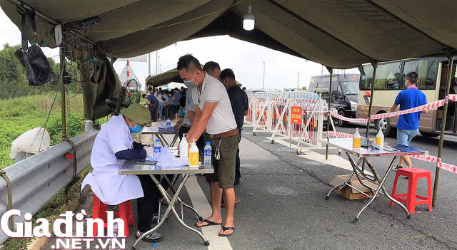 Hình ảnh ngày đầu tái lập chốt kiểm soát phòng chống dịch COVID-19 ở Quảng Ninh - Ảnh 9.