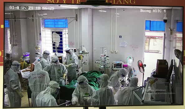 Hai ca bệnh nặng phải đặt ECMO tại Bệnh viện Phổi Bắc Giang - Ảnh 3.