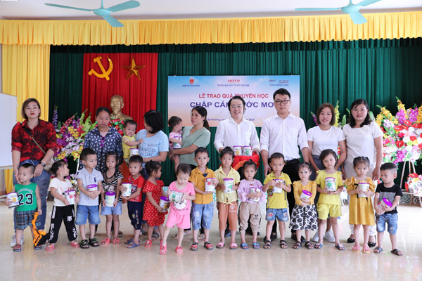 Sữa Vinlac Việt Nam - Bé tăng cân, cao lớn vượt trội - Người bạn đồng hành vì sự phát triển của trẻ em Việt Nam - Ảnh 1.