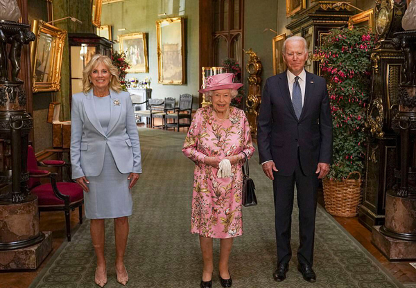 Hình ảnh Nữ hoàng Anh rạng rỡ đón vợ chồng Tổng thống Mỹ Joe Biden - Ảnh 7.