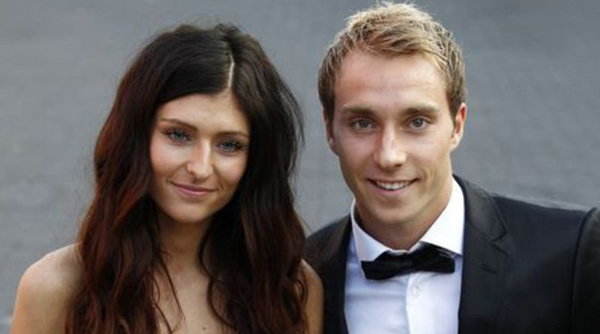 Người vợ xinh đẹp gắn bó 9 năm với Christian Eriksen - chàng tiền vệ đột quỵ trong Euro 2020 là ai? - Ảnh 4.