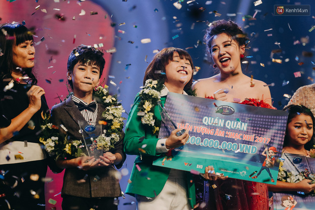 Cuộc sống đối lập của 2 Quán quân Vietnam Idol Kids: Hồ Văn Cường khó khăn thiếu thốn, Thiên Khôi tự chủ tài chính ở tuổi 16 - Ảnh 3.