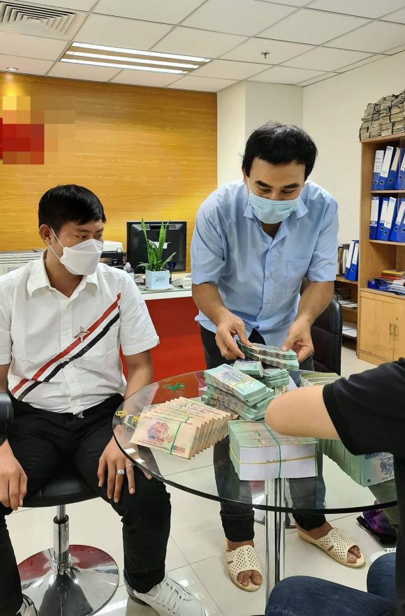 Hưởng ứng lời kêu gọi của Chính phủ, MC Quyền Linh ủng hộ 2,2 tỷ đồng mua vaccine cho công nhân và người lao động nghèo - Ảnh 3.