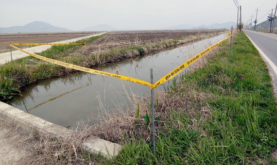 Em trai đâm chết chị gái, 4 tháng sau tội ác bị phơi bày liền bật khóc nhận tội, thái độ của phụ huynh tại tòa gây xôn xao - Ảnh 3.