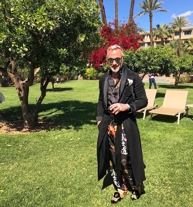 Tỷ ph&uacute; quyến rũ nhất h&agrave;nh tinh: U60 cơ bắp cuồn cuộn như trai trẻ, sống xa hoa b&ecirc;n mỹ nh&acirc;n bốc lửa k&eacute;m 27 tuổi - Ảnh 10.