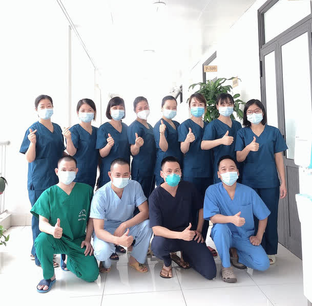 Đoàn chi viện của Bệnh viện Trung ương Huế và Bệnh viện C Đà Nẵng chia tay Bắc Giang - Ảnh 4.