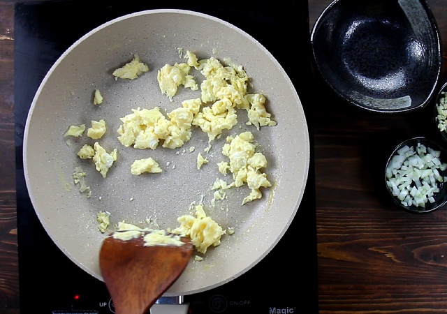 mach-chi-em-cach-lam-com-chien-khong-tinh-bot-vua-ngon-vua-healthy-an-bao-nhieu-cung-khong-so-tang-can