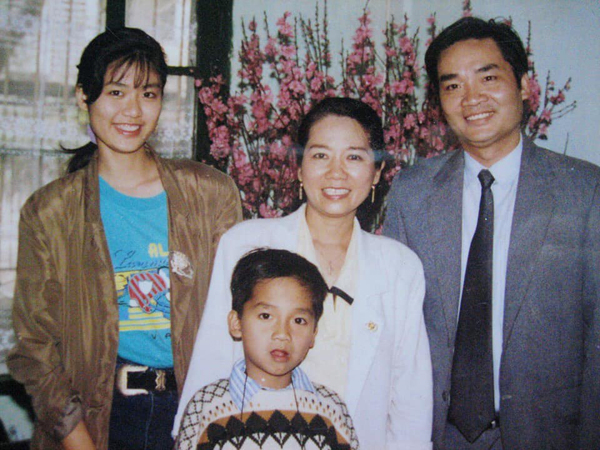 Hoa hậu Thu Thủy và những khoảnh khắc thân thương bên gia đình và bạn bè - Ảnh 4.