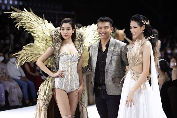Nhà thiết kế nào sẽ hỗ trợ trang phục dạ hội cho Đỗ Thị Hà tại Chung kết Miss World 2021? - Ảnh 3.