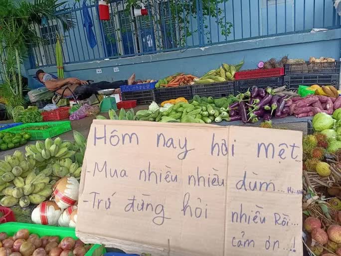 Ông chủ sạp rau