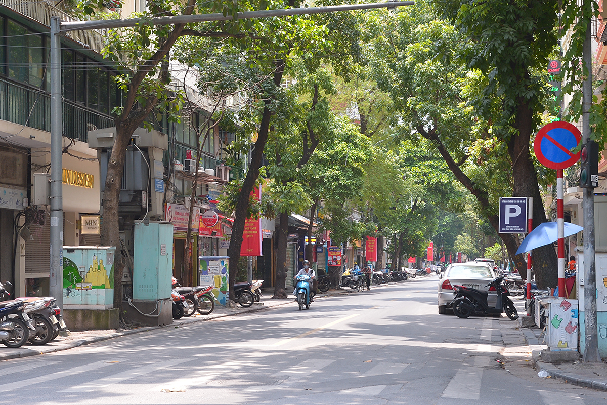 Hình ảnh khu phố cổ Hà Nội vắng tanh như ngày Tết