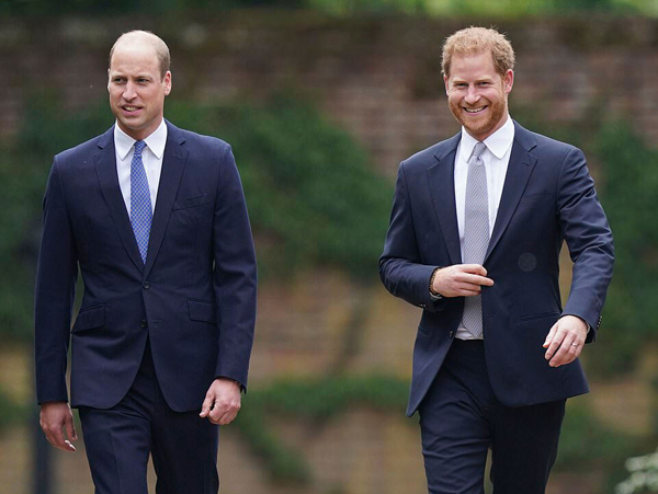 Khoảnh khắc tuyệt đẹp của Hoàng tử William và Harry trong lễ khánh thành tượng Công nương Diana - Ảnh 4.