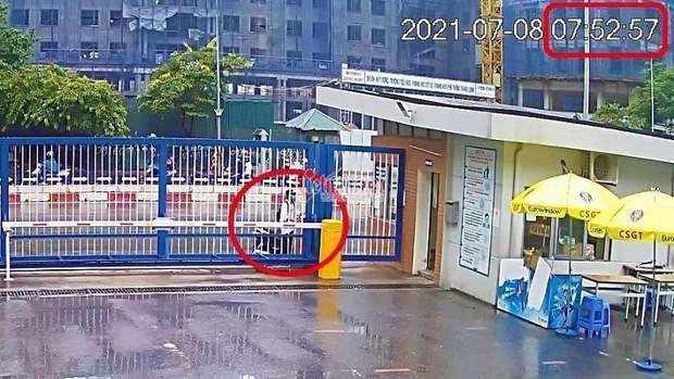  Thông tin mới nhất về vụ việc nam sinh Hà Nội đi thi muộn, gào khóc thảm thiết trước cổng trường - Ảnh 2.