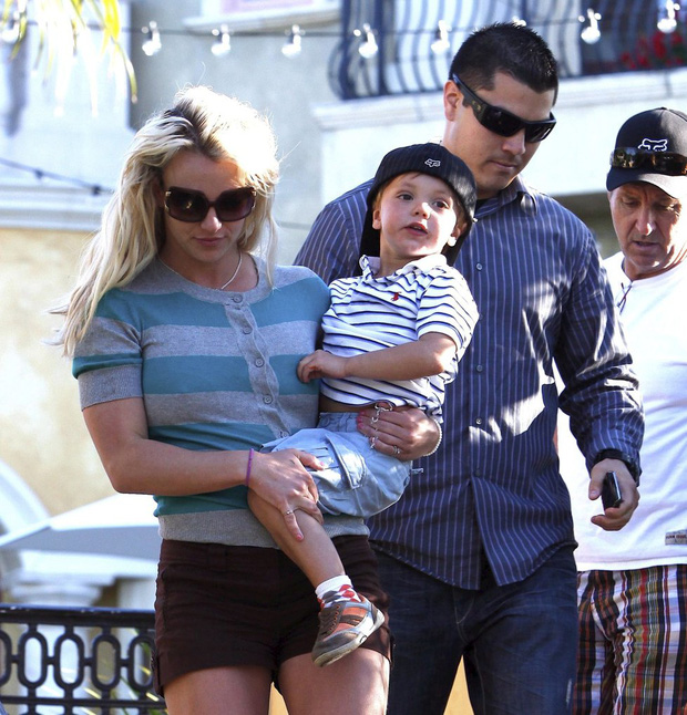 Britney Spears bị bắt uống 1 cốc ma túy mỗi tuần, 3 loại thuốc thần kinh và thuốc tránh thai - Ảnh 4.
