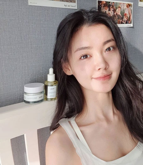 Nghỉ ở nhà tránh dịch, lười skincare buổi sáng đến mấy cũng phải đảm bảo 3 bước để da khỏe đẹp 24/7 - Ảnh 1.