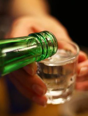 7 thức uống làm tăng nguy cơ mắc ung thư nhưng nhiều người Việt vẫn thích dùng mỗi ngày - Ảnh 3.