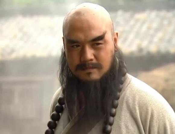 Diễn viên Hiếu Hiền gây bất ngờ với diện mạo râu ria như Lỗ Trí Thâm giữa mùa dịch - Ảnh 3.