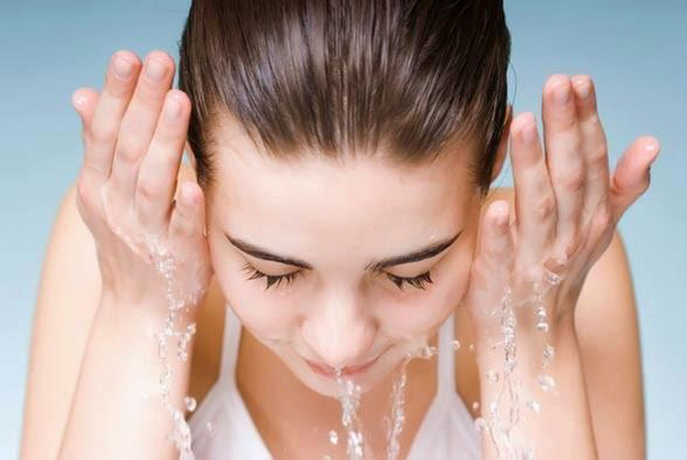 3 lỗi cơ bản khi rửa mặt chị em dễ mắc phải khi nghỉ dịch, đừng vì sợ tốn kém mà khiến da xuống cấp trầm trọng