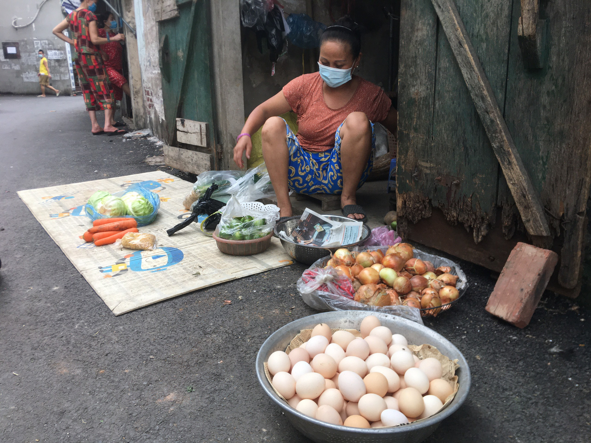 Hà Nội: Vì sao trứng gà, trứng vịt tăng giá đột biến?