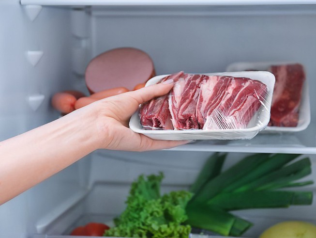 5 sai lầm cấp đông thịt lợn trong tủ lạnh mà người Việt cần bỏ ngay vì dễ sinh vi khuẩn gây bệnh hoặc làm lãng phí dinh dưỡng món ăn - Ảnh 4.