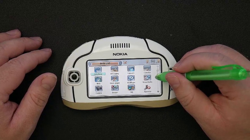 Những smartphone c&oacute; thiết kế độc đ&aacute;o nhất từ trước đến nay - Ảnh 5.