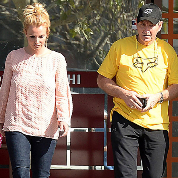 Cha của Britney Spears rút khỏi quyền bảo hộ của con gái, tuy nhiên cô vẫn chưa được tự do vì lý do này - Ảnh 2.