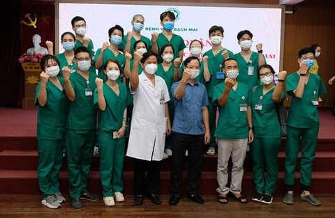 Thêm gần 3.000 nhân viên y tế chi viện TP.HCM và các tỉnh Bình Dương, Long An, Đồng Nai - Ảnh 2.