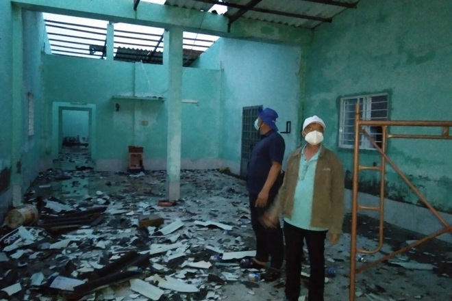 Hình ảnh cận cảnh vòi rồng xuất hiện, tàn phá hàng trăm ngôi nhà khiến nhiều người kinh hãi - Ảnh 6. Hình ảnh cận cảnh vòi rồng xuất hiện, tàn phá hàng trăm ngôi nhà khiến nhiều người kinh hãi - Ảnh 6.