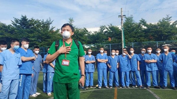 100 bác sĩ nội trú của Đại học Y Hà Nội mang trái tim nhiệt huyết tới Bình Dương - Ảnh 3.