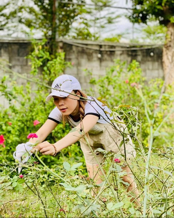 Mỹ Tâm trẻ như thiếu nữ nhờ trung thành với trang phục này - Ảnh 2.