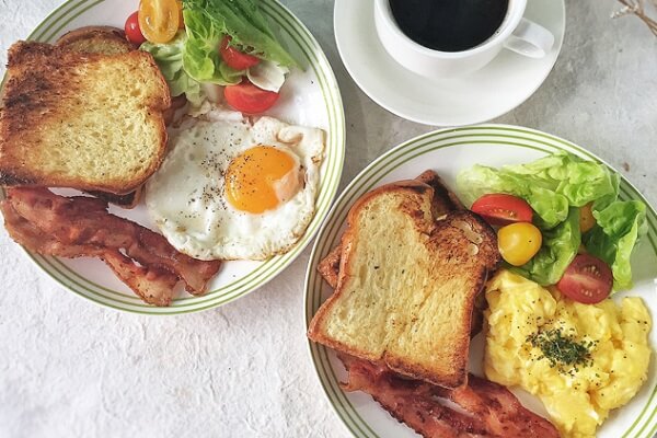 5 sai lầm phổ biến khi ăn sáng nên thay đổi ngay vẫn còn kịp - Ảnh 2.