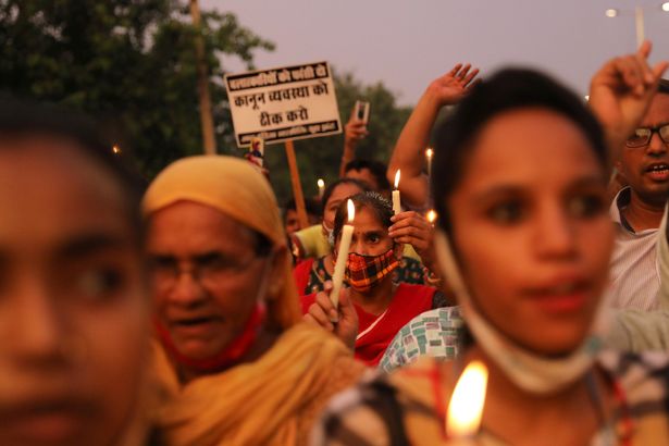 Kinh hoàng bé gái Ấn Độ 9 tuổi bị hiếp dâm, sát hại rồi đem thi thể đi hỏa táng - Ảnh 2.