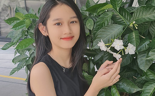 Con gái Minh Tiệp 10 tuổi, cao 153 cm