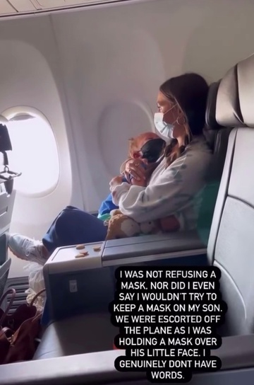 Bà mẹ bị đuổi khỏi máy bay ở Mỹ vì con trai hen suyễn không đeo khẩu trang - Ảnh 2.
