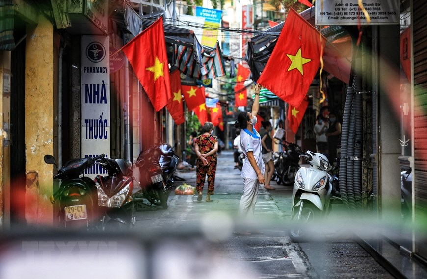 Quốc khánh: Ngày 2/9 là ngày Quốc khánh của Việt Nam, kỷ niệm ngày độc lập, tự do và thống nhất đất nước. Hãy cùng xem những hình ảnh ấn tượng về lễ diễu hành chào mừng Quốc khánh, những trình diễn nghệ thuật đặc sắc và điểm danh những con đường đẹp nhất trên khắp mọi miền đất nước.