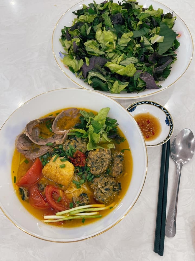 Diễm My 9X nấu bún ốc Hà Nội - Ảnh 3. Diễm My 9X nấu bún ốc Hà Nội - Ảnh 3.