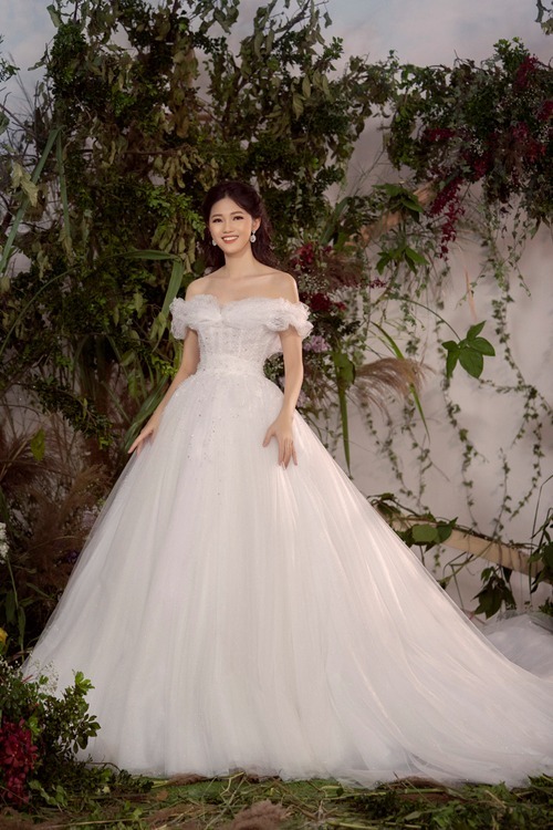 Người đứng sau chiếc váy cưới 28 tỷ đắt nhất Việt Nam  CEO Linh Nga Bridal