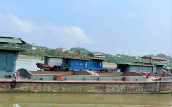 Ba cô gái trẻ 'vượt sông' từ Hà Nam về Ninh Bình để trốn khai báo y tế